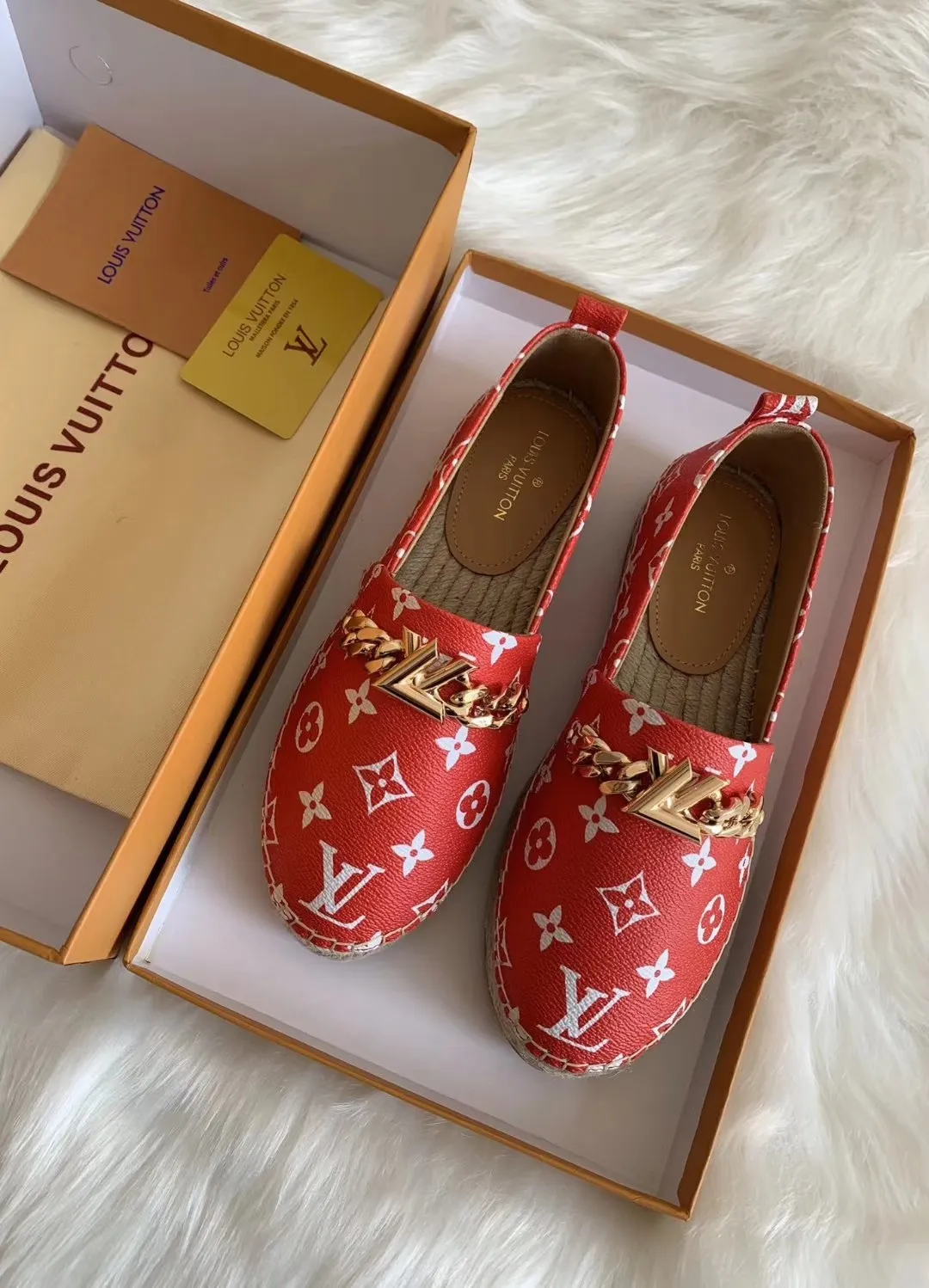 👟👟Ex-factory price 380👟👟 Lvui...Vuitt* on/】...Top purchasing agent, the highest version. Counter 19ss autumn and winter new straw woven women's, men's, mixed material gold thread letter fisherman shoes series, popular single shoes, beautiful on the feet. Purchase the authentic original build 6⃣Female model: sizes 34-41.